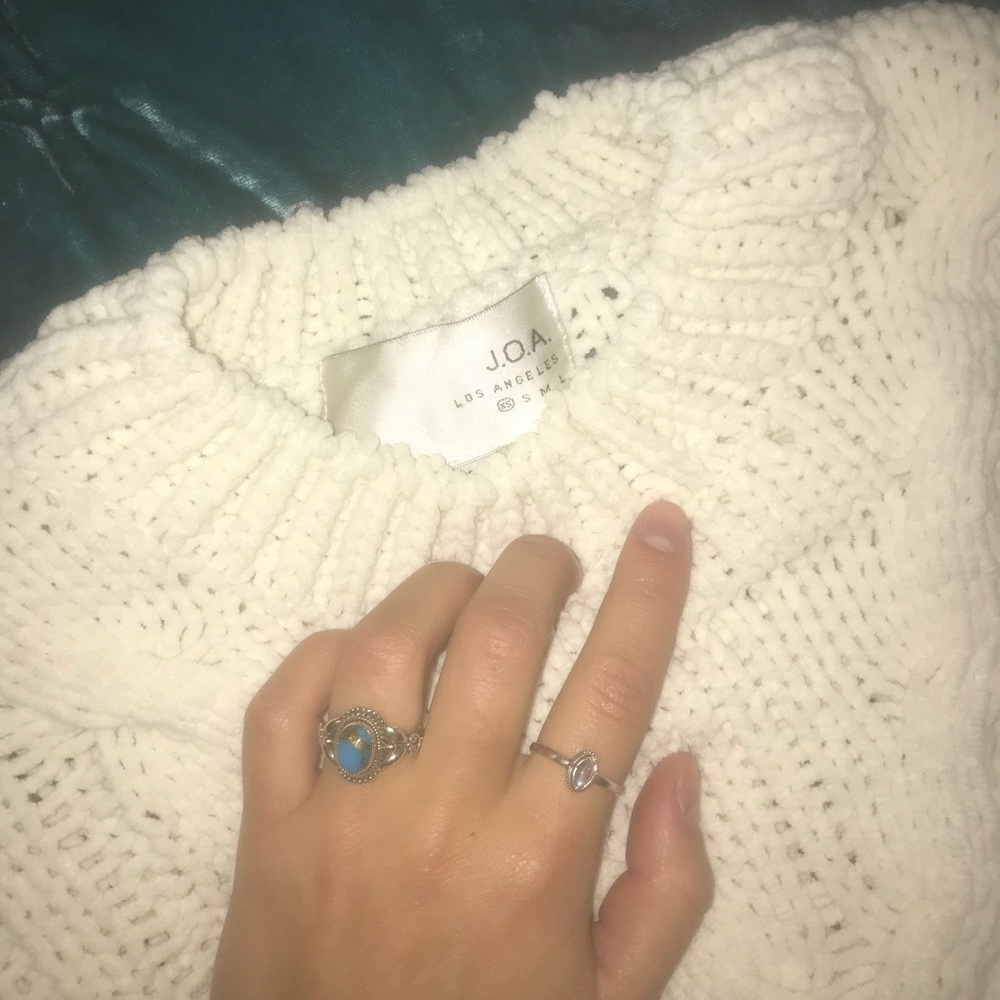 JOA cableknit sweater 💫